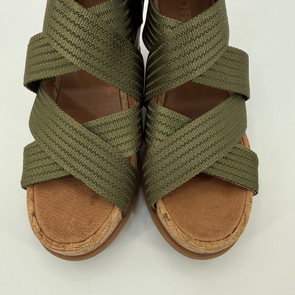 SOREL Joanie II Leather Modern Olive Green Wedge Heeled Sandal Stretch Straps - Picture 10 of 17